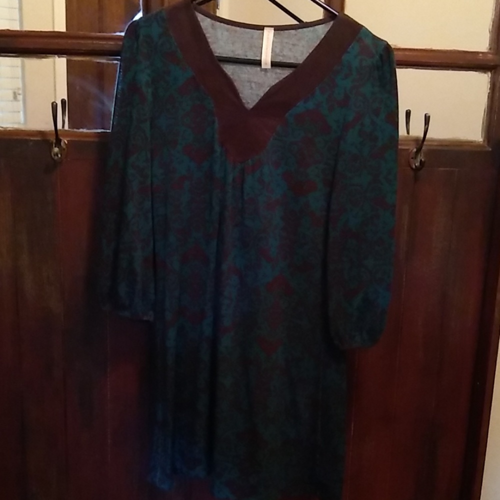 Dress - Picture 3 of 6